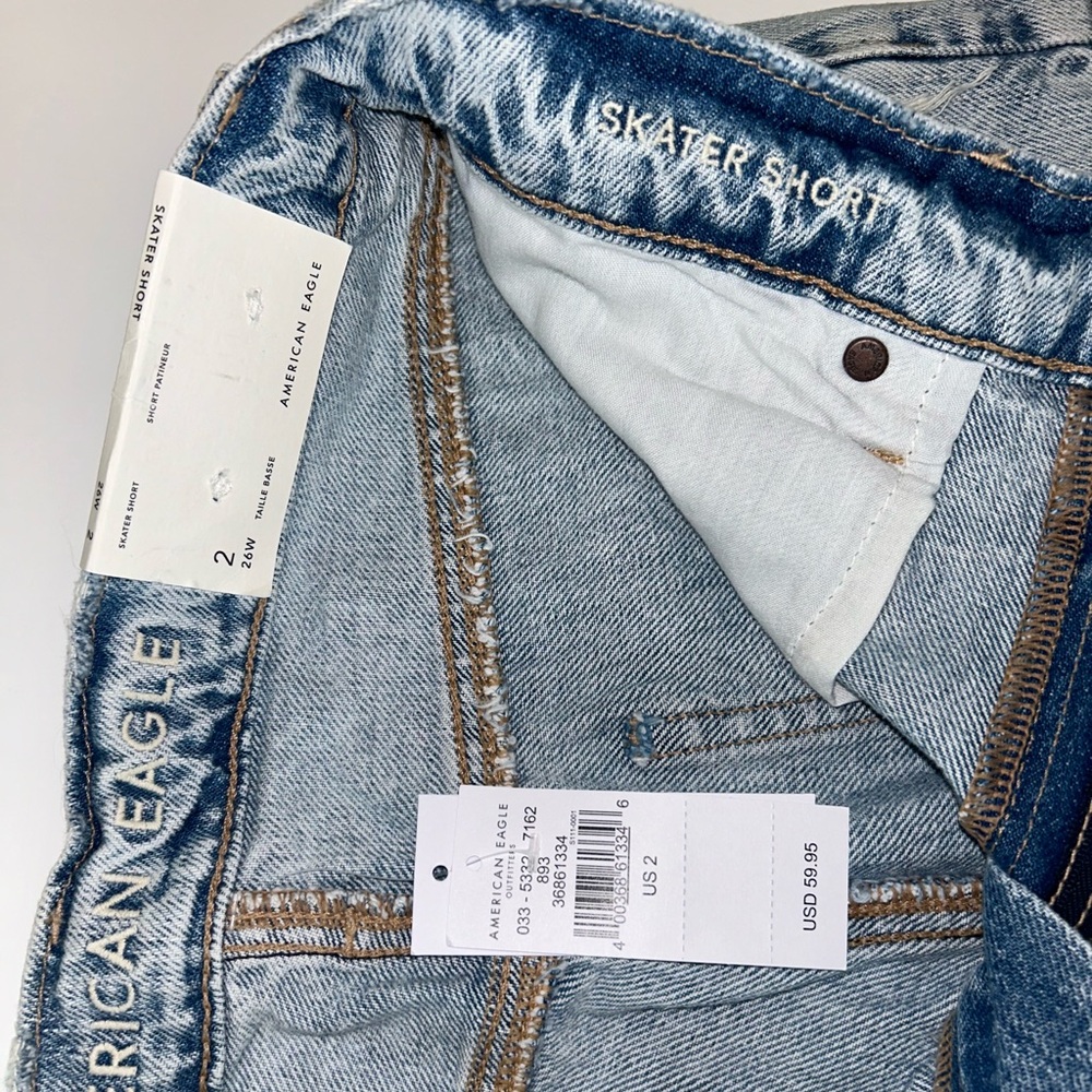 NWT American Eagle Skater Short frayed, raw edge hem Hi Rise jean shorts sz 2/26 - Picture 4 of 13